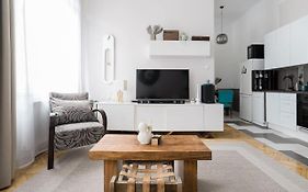 Sunrise Lounge Corvin 63M2 Ac