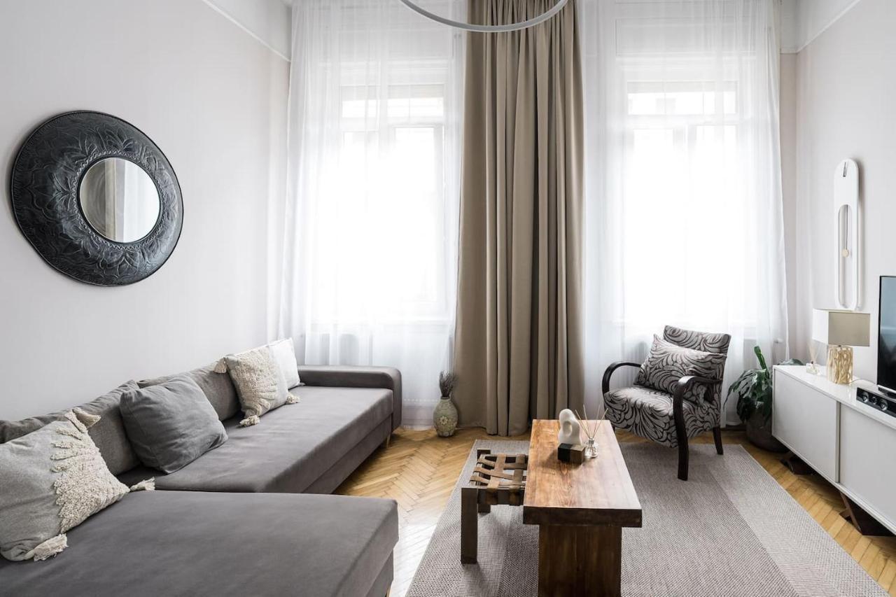 Ferienwohnung Sunrise Lounge Corvin 63M2 Ac Budapest Exterior foto