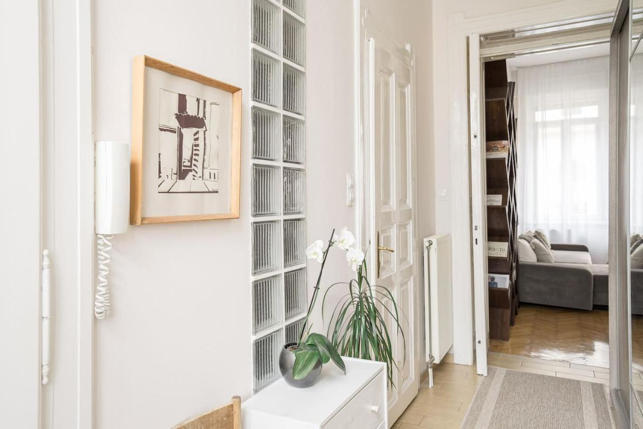 Ferienwohnung Sunrise Lounge Corvin 63M2 Ac Budapest Exterior foto