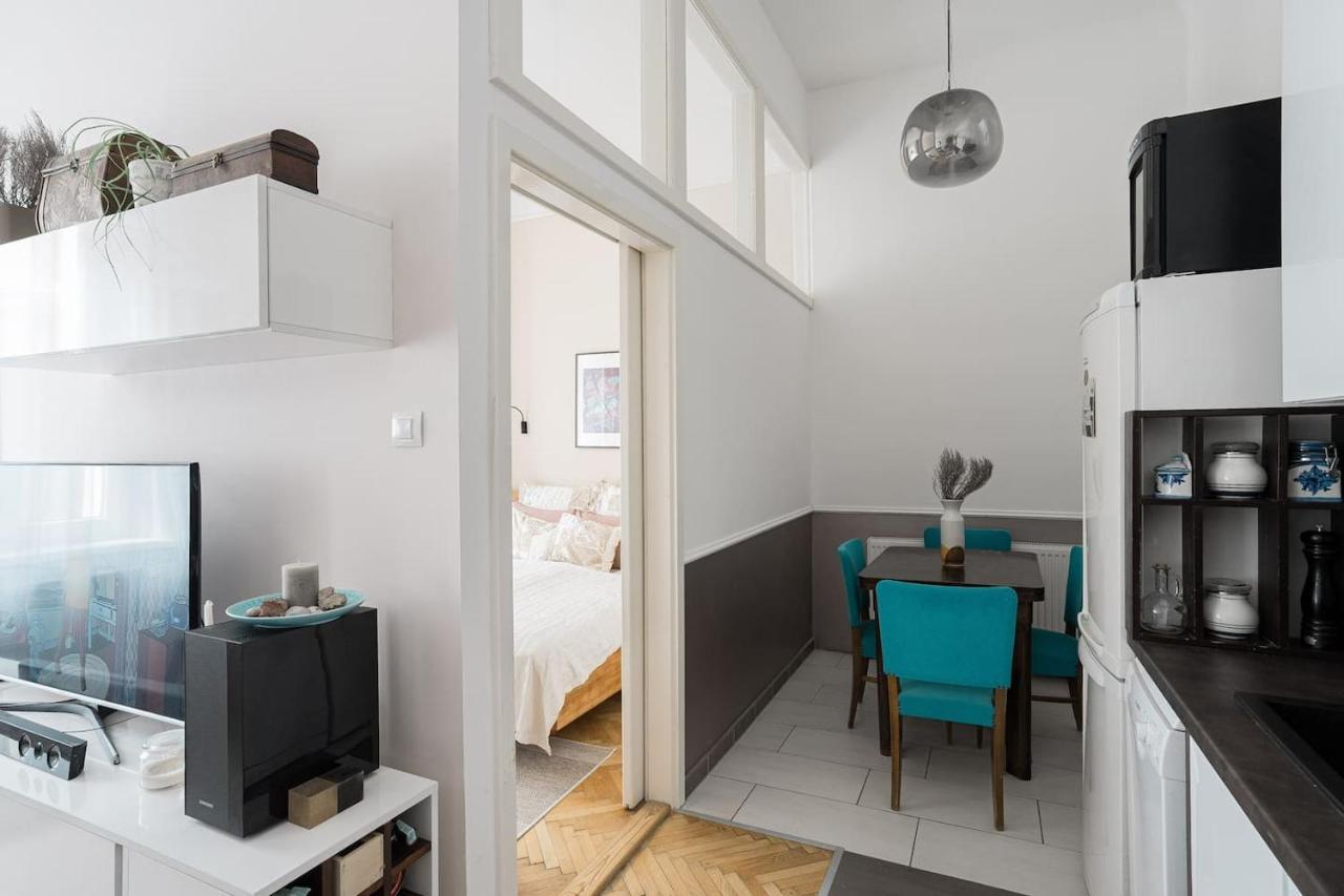 Ferienwohnung Sunrise Lounge Corvin 63M2 Ac Budapest Exterior foto