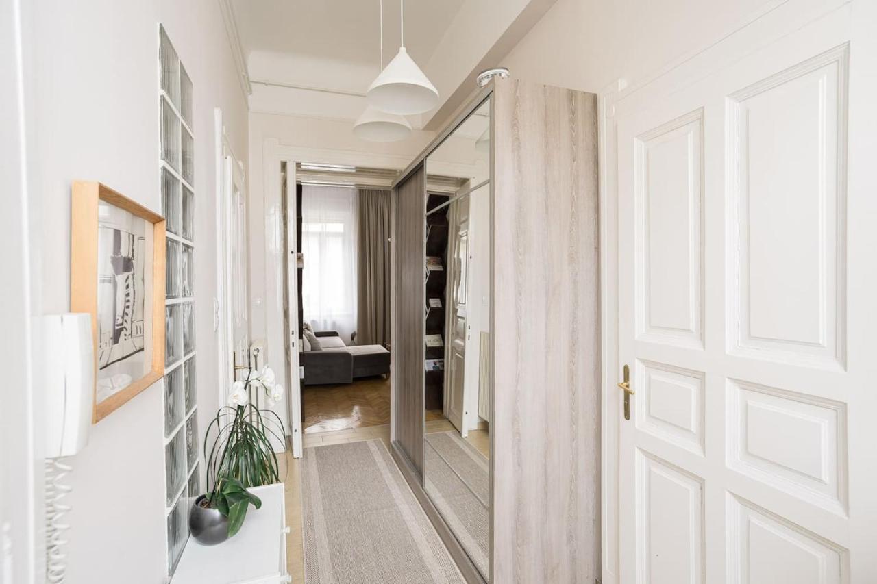 Ferienwohnung Sunrise Lounge Corvin 63M2 Ac Budapest Exterior foto
